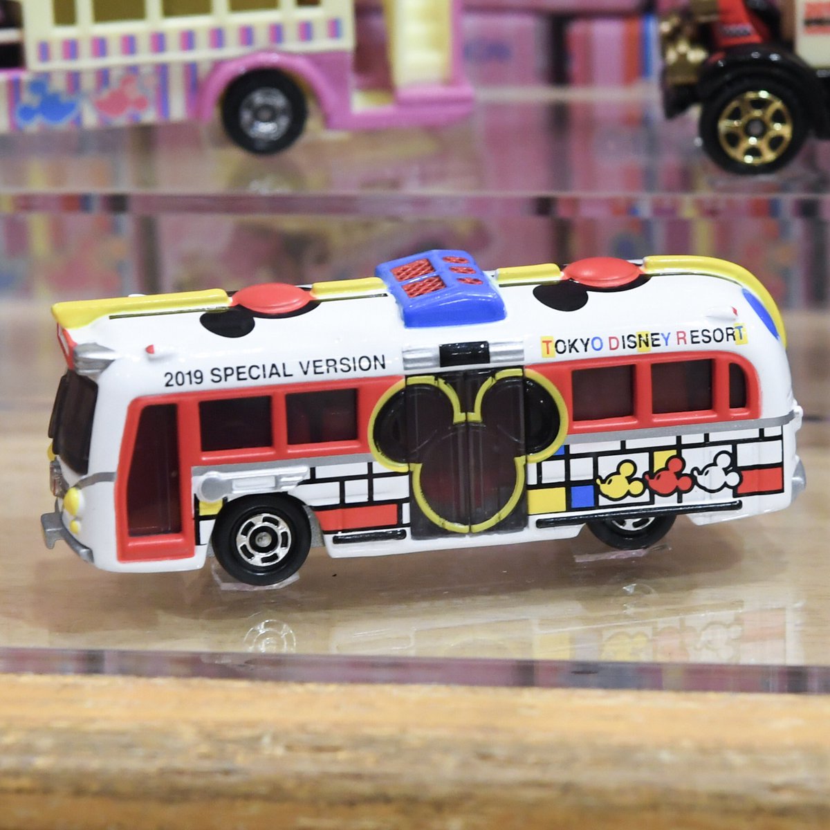 Mezzomikiのディズニーブログ 19年限定デザインのオムニバス ディズニーリゾートクルーザー ミッドタウンキャブトミカ3種 本日発売 価格各10円 T Co 1lqlaw5uvh
