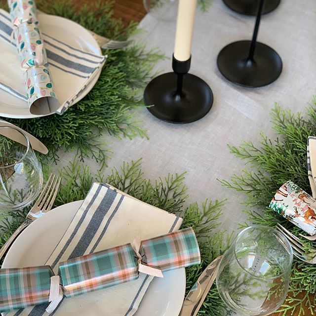 melswarner's tweet photo. Christmas dinner... hope everyone enjoyed their day 🌲 .
.
.
#aabhome #farmhousechristmas #interiordesign #decorationideas #decor #myhappyplace #decorationideas #interiordesigner #merrychristmas🎄 https://t.co/bQsNefrzmf https://t.co/VLXXpz5Q3O