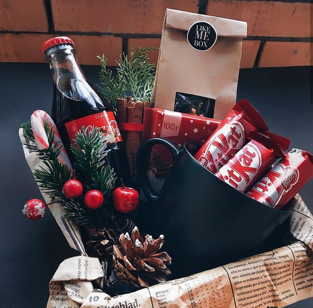 Merry Christmas, <a href="/HellishVandal/">Damon</a>. I always leave everything until the very end, that's why I'm always late, but rather late than never... right? That's what I tell myself. I love you, you old grump. Even if nobody else do. Screw 'em. More Salvatore for me.