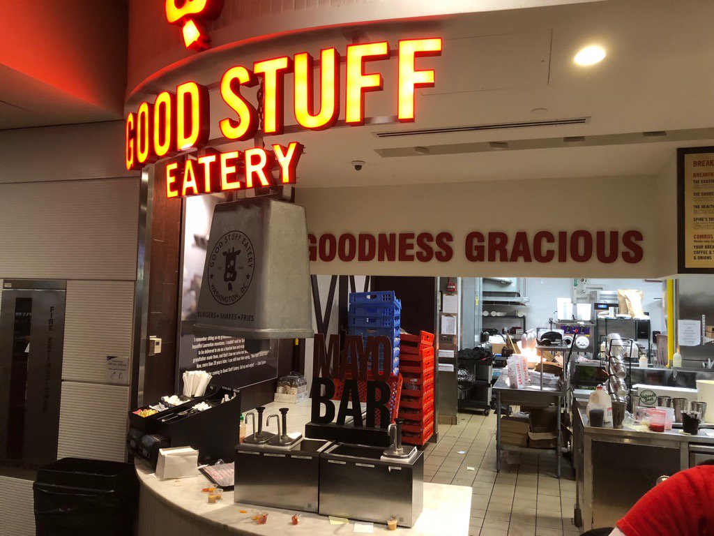 dougonley's tweet photo. Gracious! #GoodStuffEatery at Natl Airport doesn’t even have the staff to refund customers waiting 35 min for orders! https://t.co/ZrNiThIJms