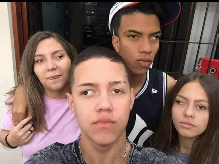 eualek's tweet photo. Um olho no réveillon e outro no carnavaaal https://t.co/S9C5ebxyQ3