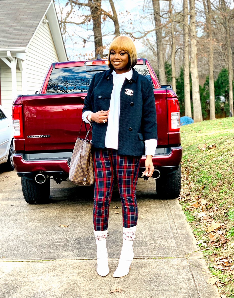 ebyspice's tweet photo. We wish you a Merry Christmas 🎄 #ootd #ebyspiceStyle https://t.co/PbGYs51iFQ