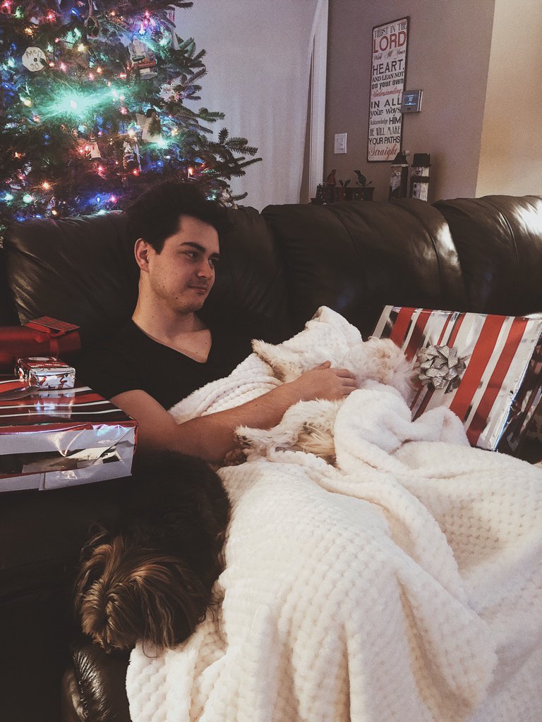 rileymcdonough's tweet photo. merry christmas from my camouflage dogs and me. https://t.co/fmhrjVIiKM