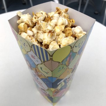 ディズニーランドにポップコーンのコーンポタージュ味が復活 気になるワゴンの場所や味を紹介 ディズニーの輪