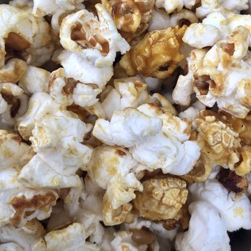 ディズニーランドにポップコーンのコーンポタージュ味が復活 気になるワゴンの場所や味を紹介 ディズニーの輪