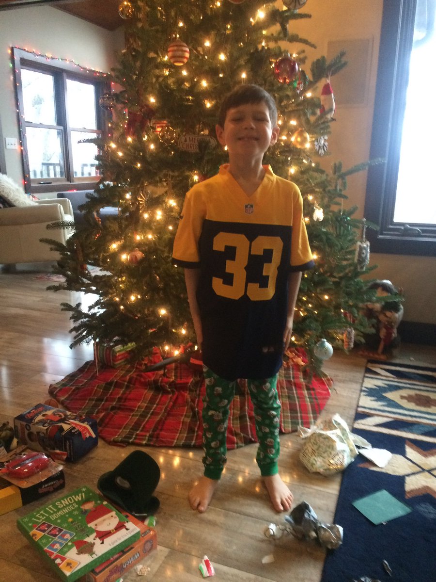 Merry Christmas! <a href="/Showtyme_33/">Aaron Jones 3️⃣3️⃣</a>  all our 7 year old wanted this year was this jersey!! He is already sooooo excited for 2019 season!! #gopackgo #wellbback #33gonnagooff