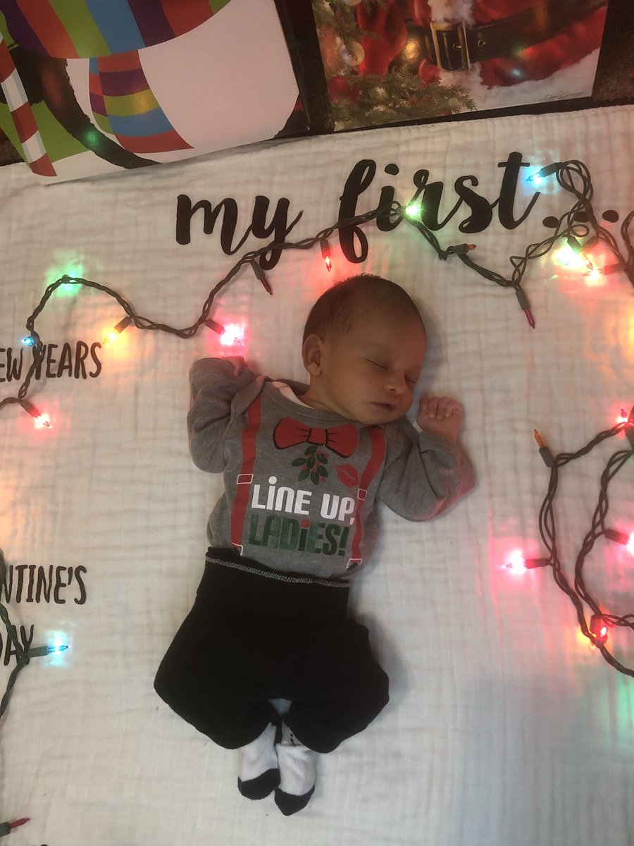 divinebohemian's tweet photo. 5 days old for his first Christmas ππ #LoganMichael π https://t.co/4aeaShOGjr
