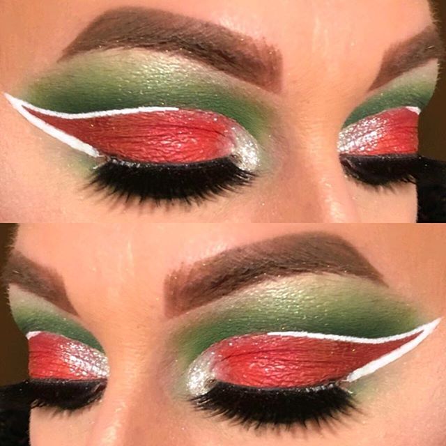 doyouevenknit's tweet photo. Merry Christmas! 🎄🎁 🎅🏻🤶🏻
here’s my Christmas eye lewk 👀 from a few days ago. deets below. ☃️❄️💚❤️
_______________________________
..brows..
@anastasiabeverlyhills dipbrow pomade (caramel)
_______________________________
..eyes..
@morphebrushes #morph… https://t.co/F1fRmUzMCc https://t.co/YYBOdr4a8L