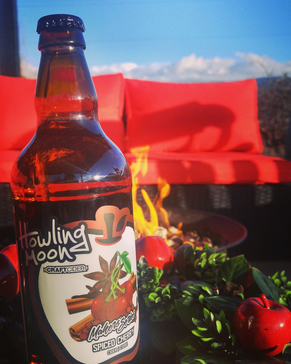 HowlingCider's tweet photo. Happy Holidays from Howling Moon.
#spicedcherry #craftcider #bcfarmcraftedcider #BCcider #rootedinBC #eatdrinklocal #livefreelovecider https://t.co/8ccxn0ToTB