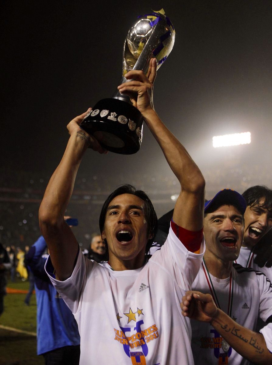 Llego en uno de los peores baches de <a href="/TigresOficial/">Club Tigres 🐯</a> , y a pesar de ser pretendido por varios equipos, se quedó para hacer historia y no solo eso,es un goleador histórico, fue capitán y campeón después de 29 años.

<a href="/luquitaslobos/">LuquitasLobos</a> 

RT🔁 SI LO RECUERDAS CON CARIÑO.