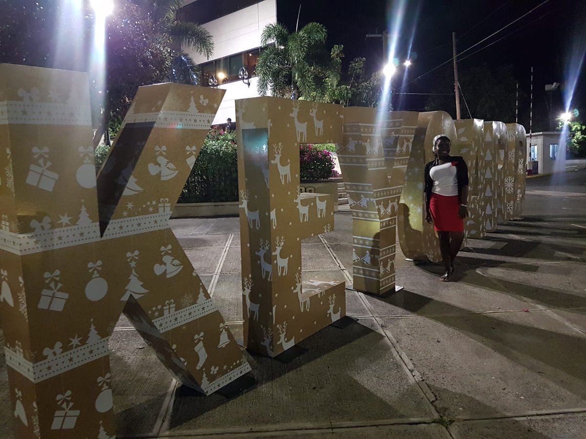 danniell_brown's tweet photo. With the help of @ValdimirWallace I was able to get the entire @ncbja Keycard in one shot! I had no idea it was possible because the size is HUGE but 😆😆 Season's Greetings Y'all!   #KEYCARD #KeyFun https://t.co/SH8reT6myj