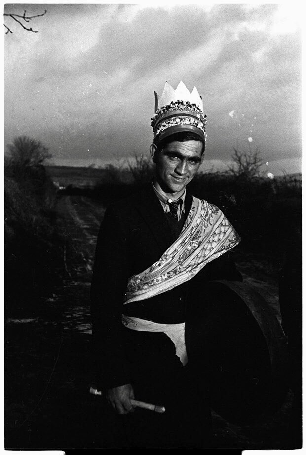 WestLimHeritage's tweet image. Wren Boys, Athea, Co. #Limerick by Kevin Danaher, 1947. #WestLimerick #StStephensDay “The wren, the wren, the king of all birds, St. Stephen&apos;s Day was caught in the furze....Up with the kettle and down with the pan, And give us a penny to bury the wren.”