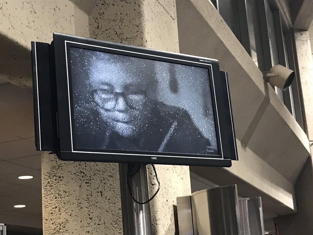 MarkEkstrand's tweet photo. This classic Christmas movie deserves better! It makes me want to shoot my eye out! #avfails #KCIAirport #AChristmasStory https://t.co/O4xBxRS6lQ