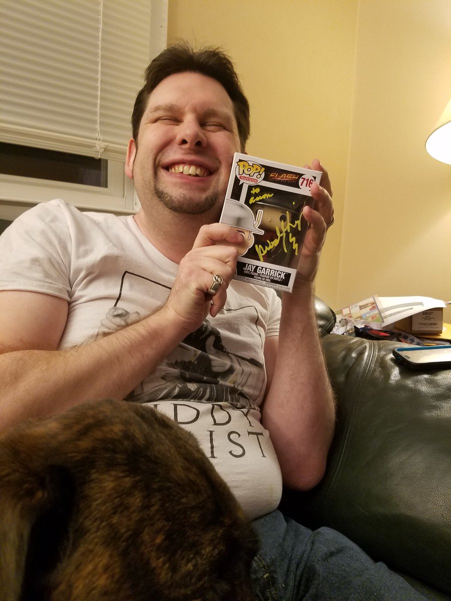 TheMangaLibrary's tweet photo. Happy holidays from our staff! Our #comics #librarian got a gift from our #headlibrarian that knocked his socks off! Our dear friend @JohnWesleyShipp signed this @CW_TheFlash #JayGarrick #FunkoPop just for him! https://t.co/UsKjGOvsid
