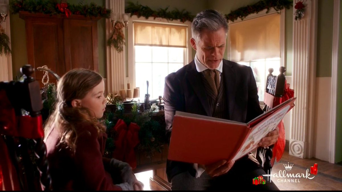 SerafiniTV's tweet photo. It’s nice to see a soft side of Gowan... Yes! I said it.... 🙈 #Hearties @WCTH_TV @hallmarkchannel 💞❤️ https://t.co/YeMZ4XLhLa