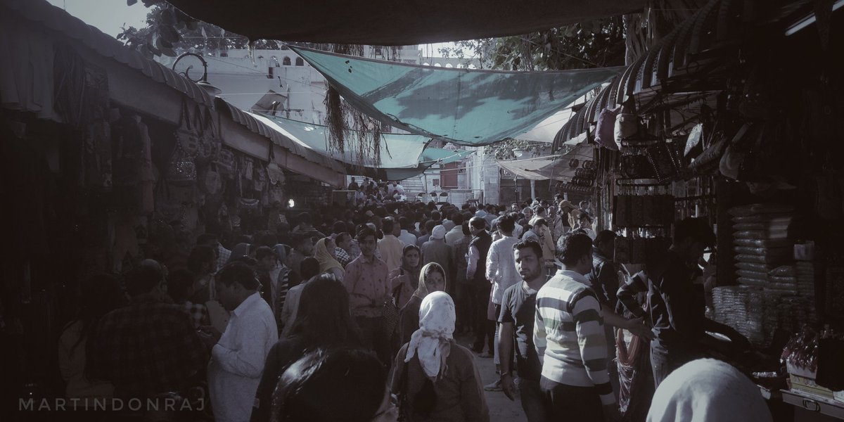 மக்களுக்காக வருபவர்களை விட,அவரவர் சவுகரியங்களுக்காக அரசியலுக்கு வருபவர்கள் அதிகரித்து விட்டனர்.