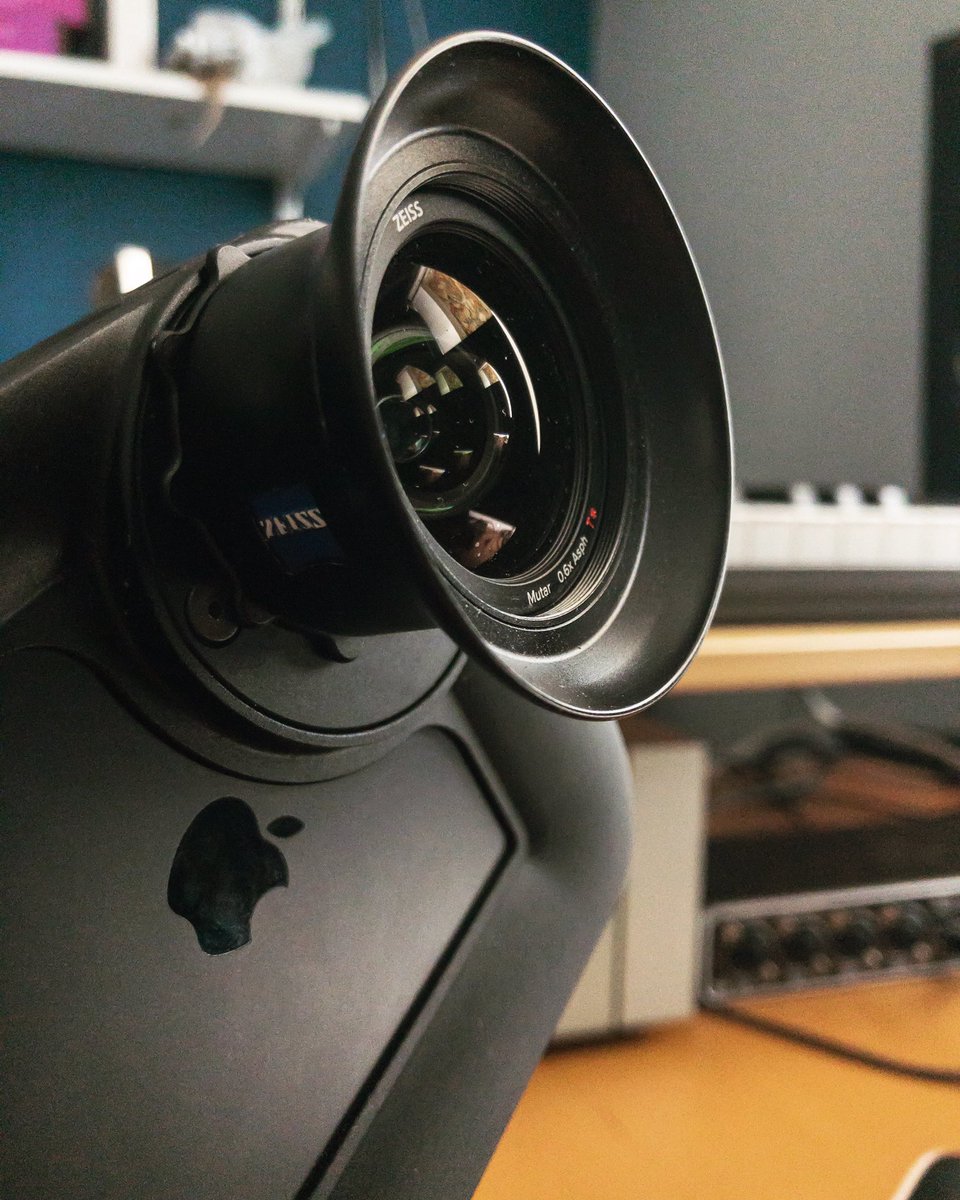 HeliumCine's tweet photo. Itโs time to get what you really want for Christmas. For a very limited time, the Helium Core for iPhone X, 7 Plus/8 Plus and iPhone 7/8 are on sale. Sale ends Dec. 28 #filmmaker #filmgear #mobile #filmmaking #iPhonerig #iPhonecage https://t.co/MuBPdXUM8t