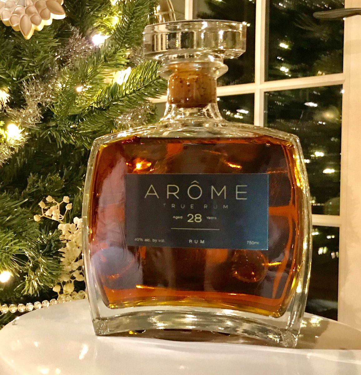 AromeRum's tweet photo. Seasons Greetings from @AromeRum 🥃🥃  #rum https://t.co/RerUonhE17