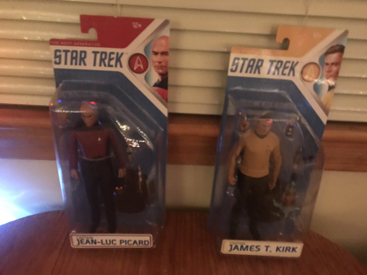 PhfDad's tweet photo. #Trekmas thanks to my son @_the_patman for my best Christmas present https://t.co/hlIBx3YX05