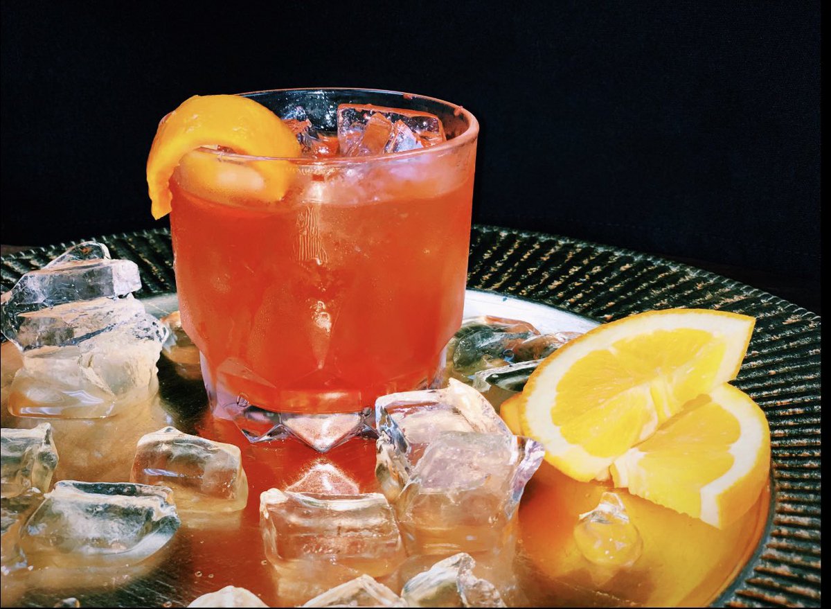 222boston's tweet image. Merry Christmas 🎄
#joinus #2twenty2 #merrychristmas #sushi #asianamerican #bar #bostonfoodies #foodboston #buzzfeedfoods #foodiesboston #eaterboston #instafood #foodporn #forkyeah #foodie #bostoneats #eats #tdgarden #westend #cheers #bostonrestaurants