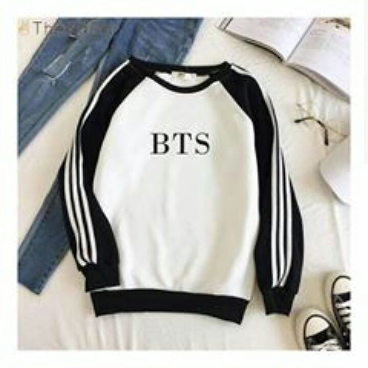 AdeYear's tweet photo. Sweater BTS strip
Material : flecee tebal
Harga :150.000
Size : All size fit to L

➡Minat? Chat Whatsapp 085755838458
Transfer :
💳 BRI
Pengiriman : 🚛 JNE/🚚 J&amp;T 

#sweater #jualsweater #jualsweatermurah #sweaterbts #sweaterbtsmurah #sweatercewek #sweatermurah https://t.co/FUCQzo52Ko
