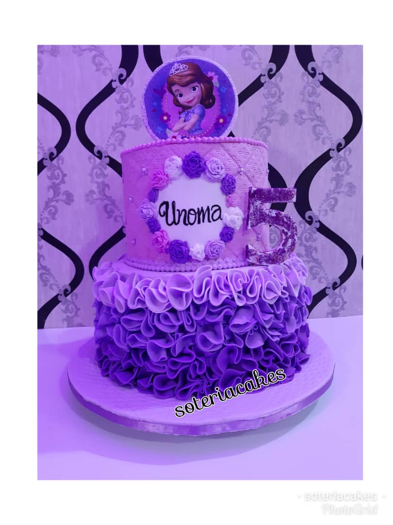 Soteriacakes's tweet photo. Our darling hit her beautiful 5th year and we were celebrating with her. We pray all good things follow you Uloma #HappyBirthday #BeautifulFive #BirthdaySplash #BirthdayCake #AllGoodThings #CakesOfInstagram #CakeLove https://t.co/3OjKUmZjIV