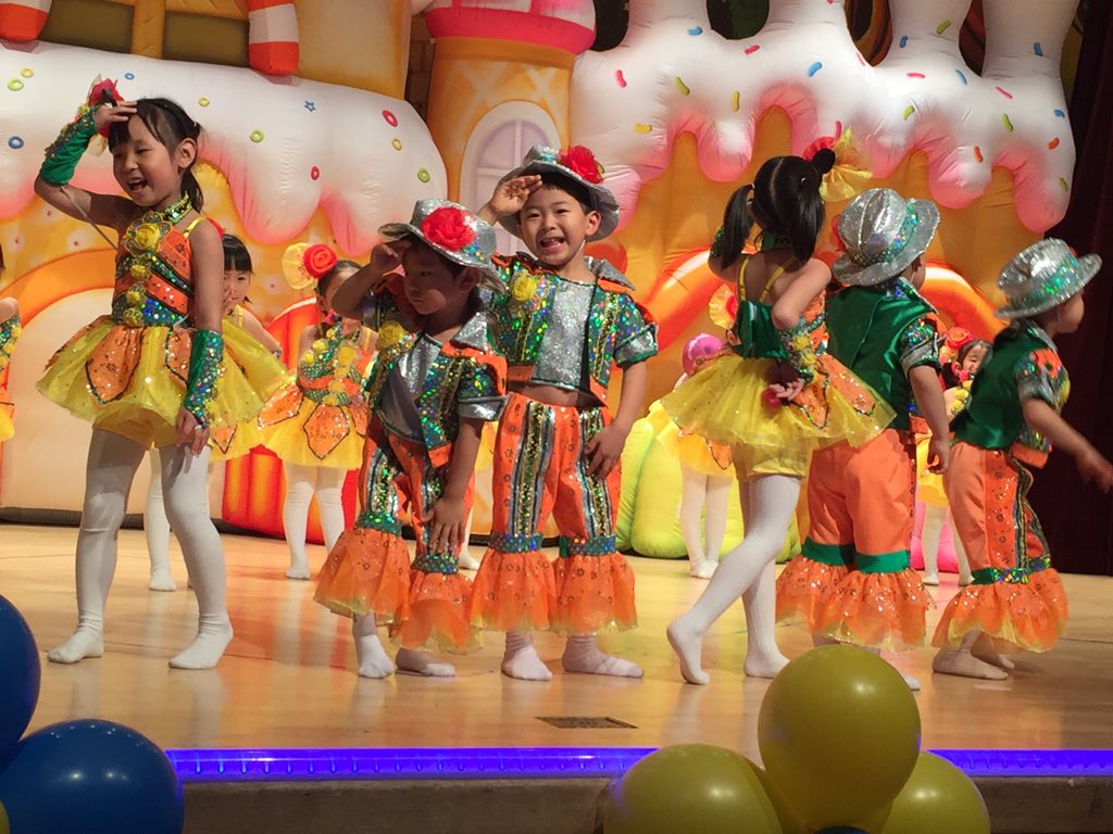 <2018.12.11 서현  꿈나무축제> 오늘은  서현꿈나무  축제를  하는  날~💕 1년동안  선생님과  함께  배운  것을  부모님들  앞에서  뽐내는  날이에요~❤️핸드벨, 멜로디언, 장구, 영어, 오르프 등  다양한  악기연주와  함께  귀여운  율동까지~💕부모님들도  아이들도  모두  행복했던  날이에요~😍