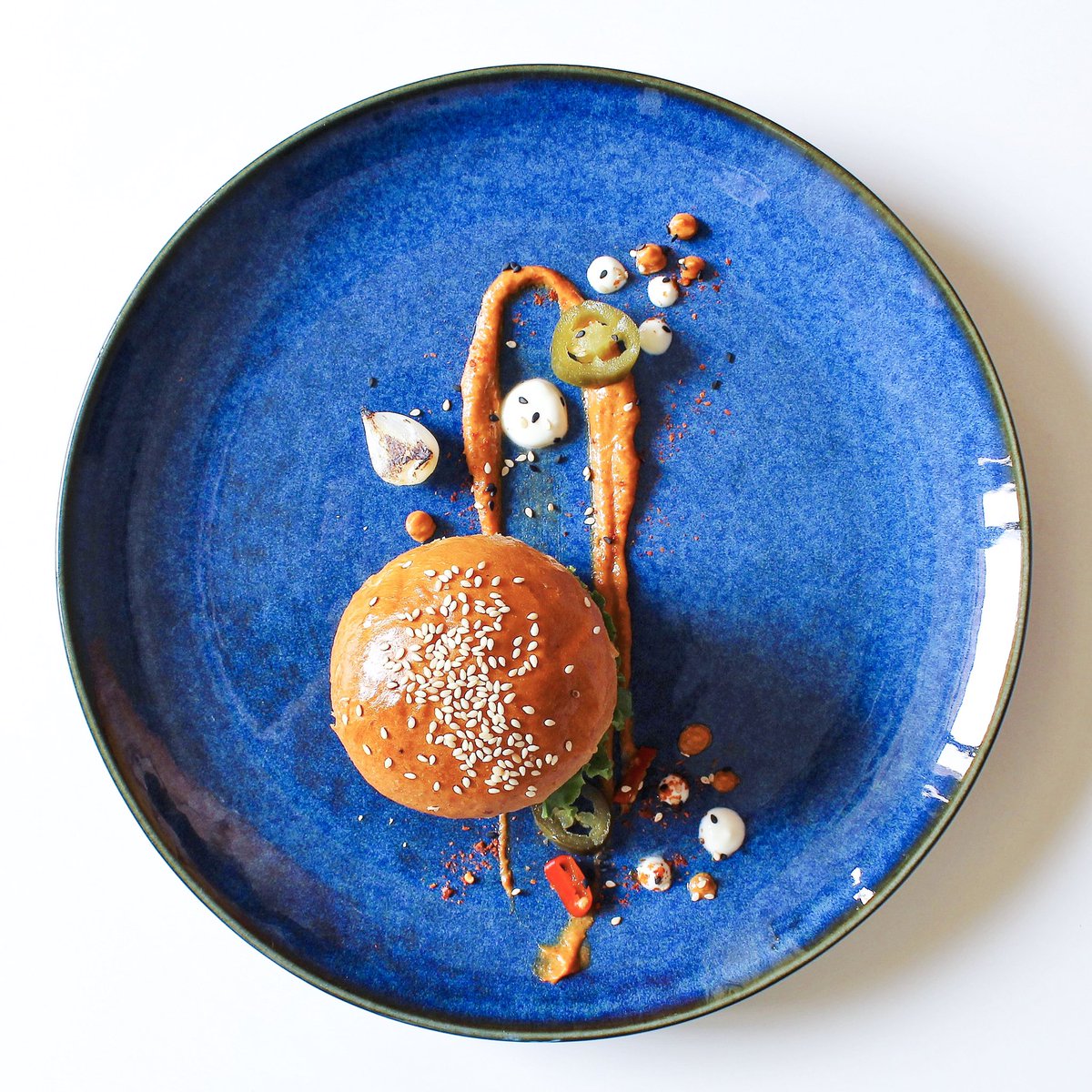 TalkToKarishma's tweet photo. You’re the only bun I want ♥️
smoky Mexican burger | buffalo sauce | feta whip | charred onions
.
.
#Deericious #GastroArt #TheArtOfPlating #ChefLife #Love #NomNom #FoodPorn #FoodComa https://t.co/7W0aPcWj9C