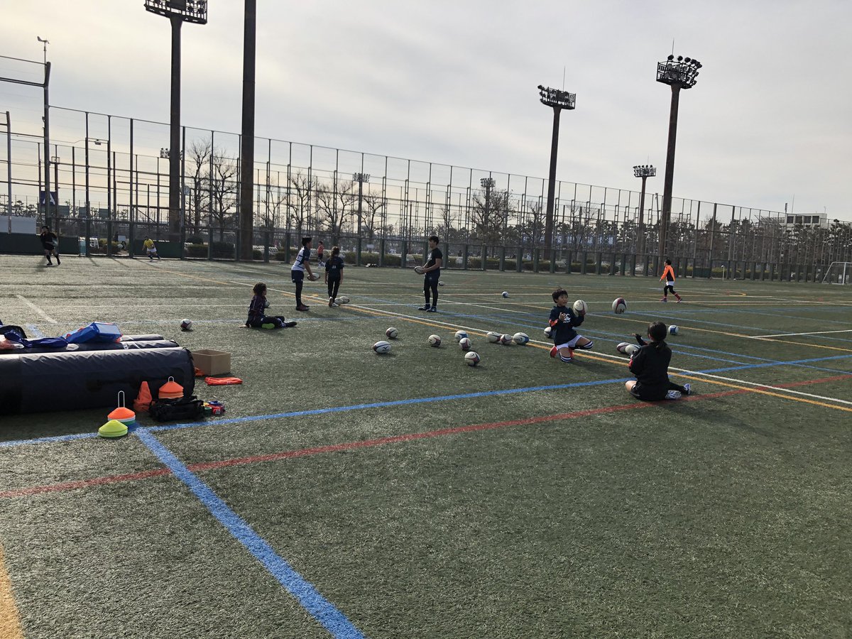 Rugstar1's tweet photo. 【冬休み 東京ジュニアラグビー合宿2018 U-12.U-15】
江戸川区臨海球技場で本日よりスタート！！
開催式を終えて、まもなく練習開始(^^)
みんな頑張りましょう！
#ラグスター
#合宿
#東京ジュニアラグビー合宿
#rugstar
#江戸川区臨海球技場 https://t.co/VTb4uAjPdI