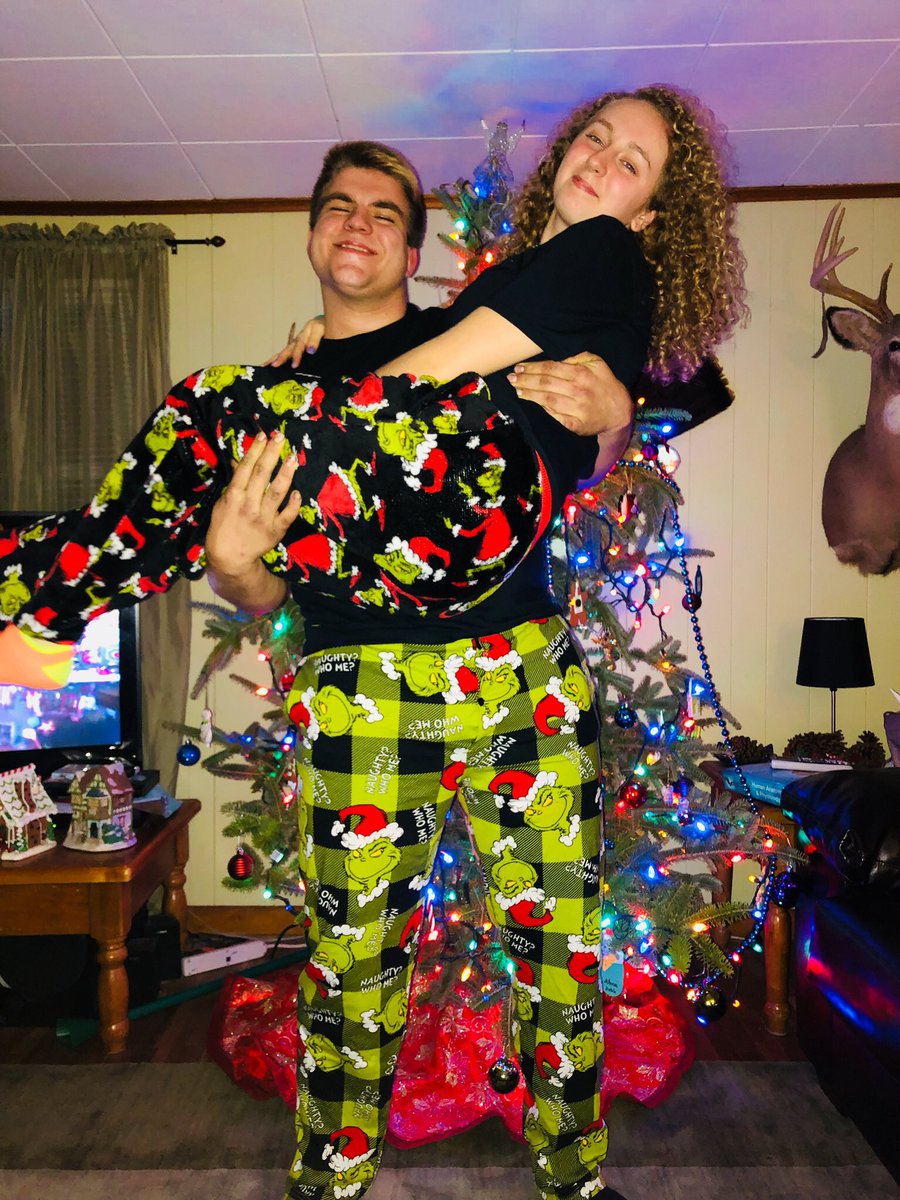 aporter0119's tweet photo. A successful holiday season, I love my people soo much 💚❤️💚❤️💚❤️💚❤️💚 https://t.co/FdvOVOw4C1