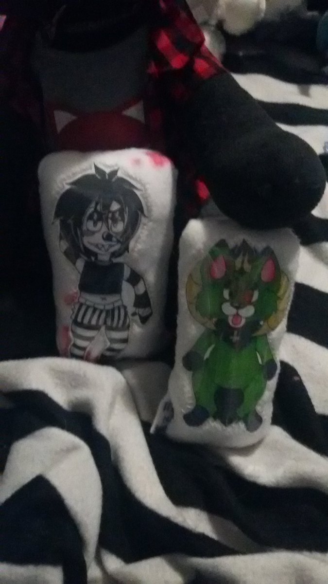 Bloodbunny400 On Twitter I Made A New Mini Body Pillow I M