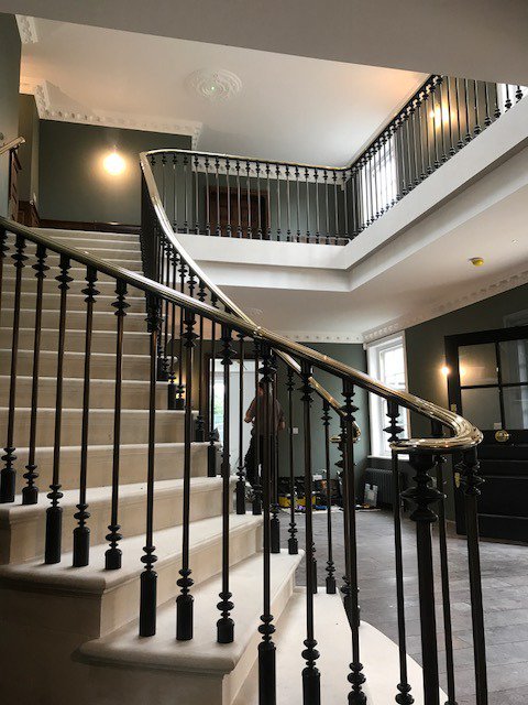 ForgingMatters's tweet image. Balustrade in bronze and steel with a polished brass handrail