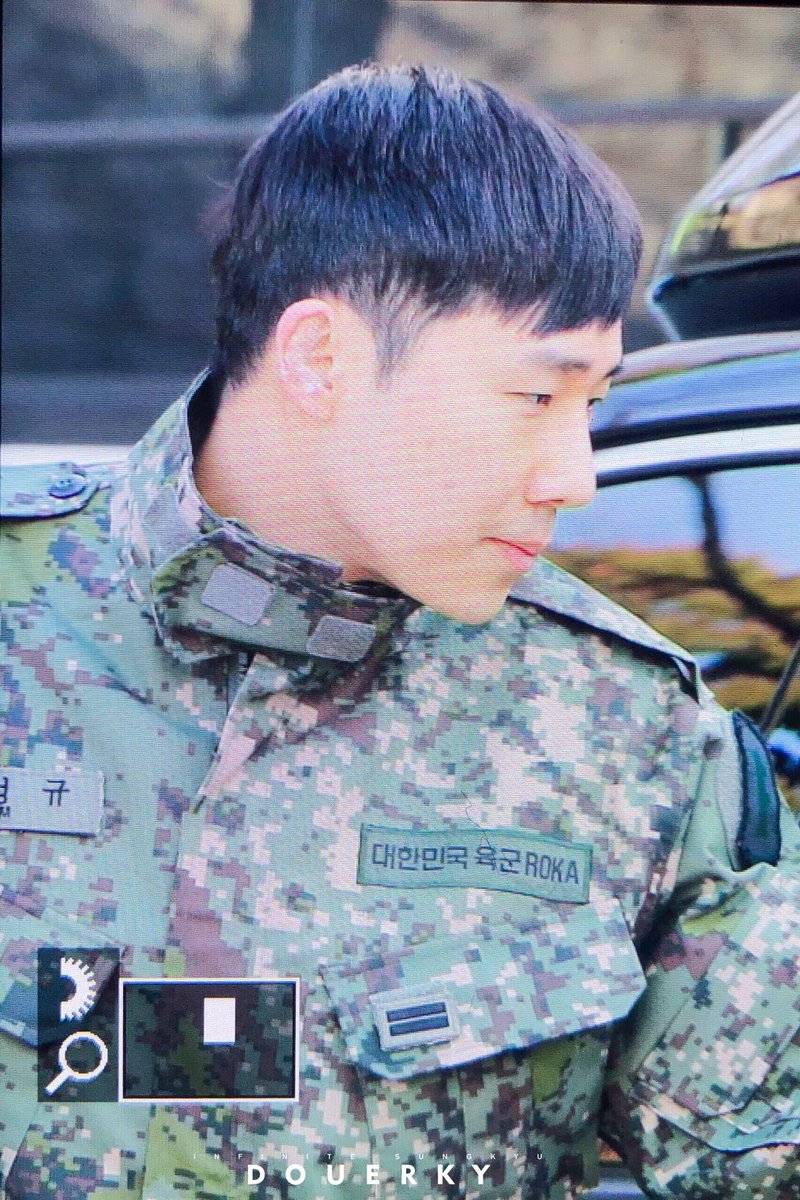 douerky's tweet photo. 181226 출근 #성규 🥰🥰

ㅠㅠㅠㅠㅠ만날 수 있어서 좋다😍 https://t.co/IlbwQ0EbcS