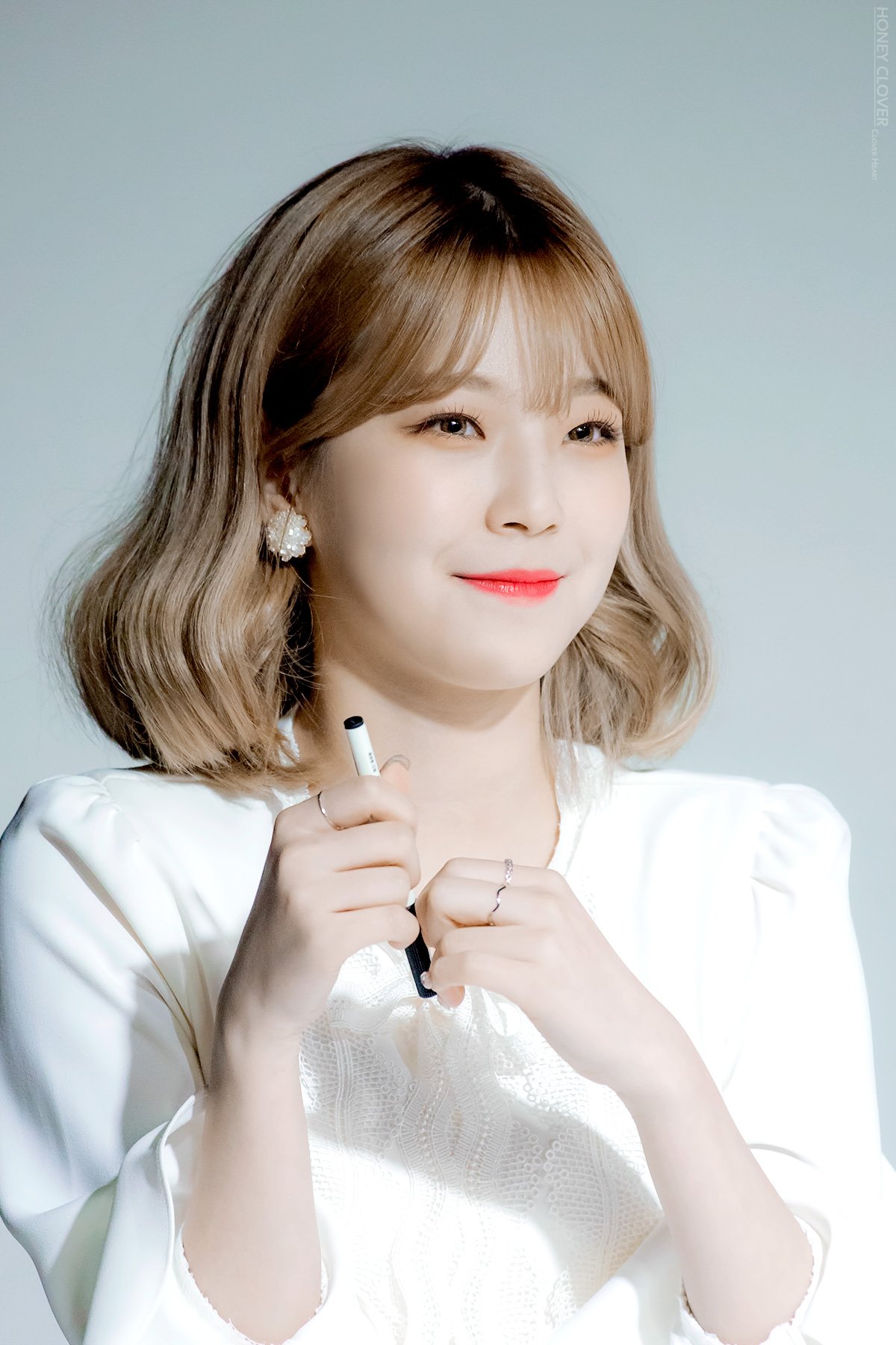 DvUfRUyVsAAPn2h.jpg:large