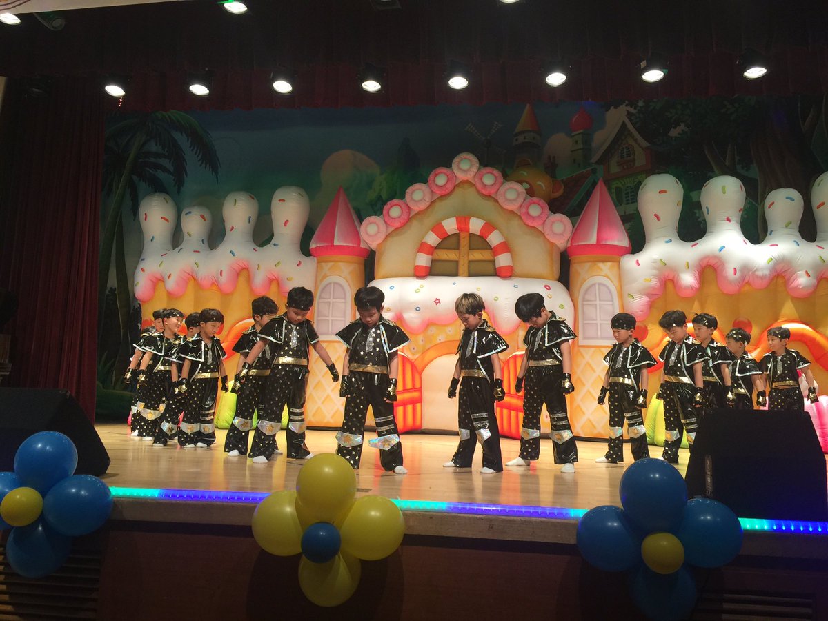 <2018.12.11 서현  꿈나무축제> 오늘은  서현꿈나무  축제를  하는  날~💕 1년동안  선생님과  함께  배운  것을  부모님들  앞에서  뽐내는  날이에요~❤️핸드벨, 멜로디언, 장구, 영어, 오르프 등  다양한  악기연주와  함께  귀여운  율동까지~💕부모님들도  아이들도  모두  행복했던  날이에요~😍
