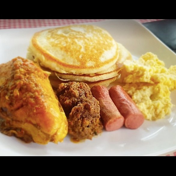 PancakeHubNG's tweet photo. Its #BoxingDay .......It shouldn't be so difficult decide what to have for breakfast or brunch?
#pancakehub #breakfastoptions #brunchoptions #MerryChristmas #funmeal #pancakes #sidesonthemenu #breakfastisserved #jibowupancakes https://t.co/5VkGeda9dp