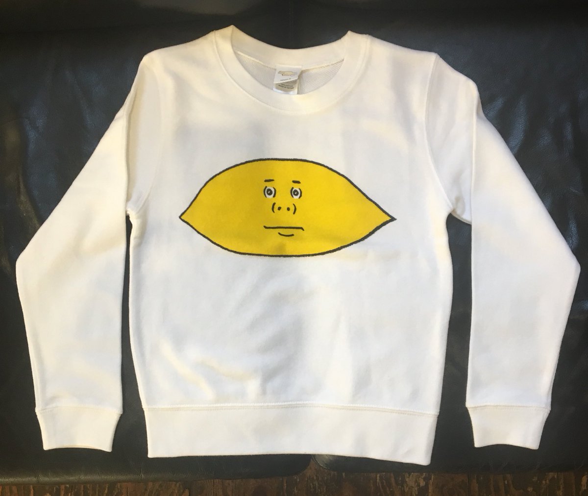 Makomo かっこいい顔の柄のトレーナーにじ画廊さんにあります サイズは100と130です T Co 7gvzrvpioi