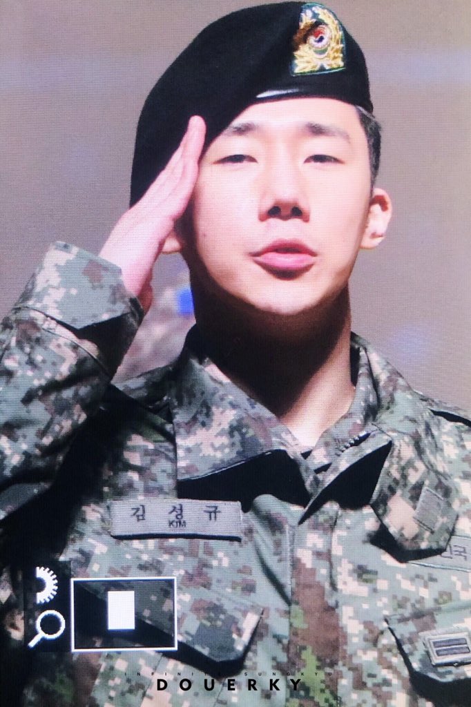 douerky's tweet photo. 181226 #성규 🥰🥰

ㄱㅇㅇㄱㅇㅇ https://t.co/iPTwkvK2wC