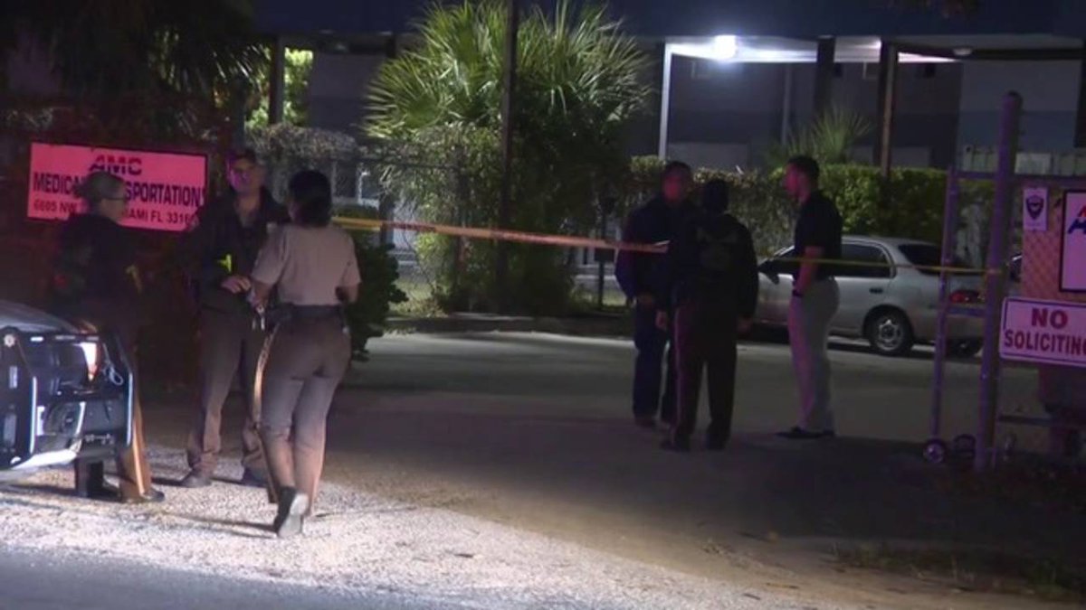 Man stabbed in parking lot of American Ambulance South Florida bit.ly/2EPWTHb?utm_so… https://t.co/jT7HphfINN