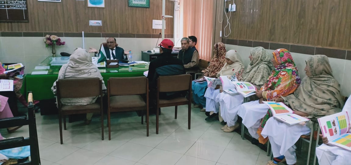 irmnchnp's tweet photo. Third phase of District Trickle Down training on Nutrition Training Manual has been started today in all districts of the Punjab.
@GOPunjabPK @Dr_YasminRashid @PSHDept @Dghs_punjab @drakhtarrasheed @UNICEF_Pakistan @NaeemMajeed @Mukhtar54334702 https://t.co/Qin0oue9Do