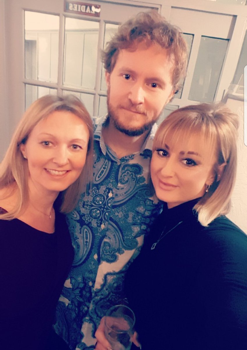 clairebearpick's tweet photo. my gorgeous family 😍 https://t.co/dIQ6tqiKiD