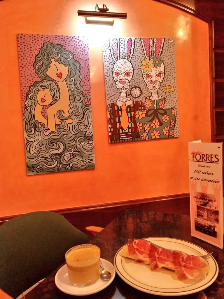 Hotel_Torres's tweet photo. Cuando desayunas en @Hotel_Torres hay una mezcla perfecta entre el arte y la gastronomía!! 
#hotel #cafeteria #exposiciones #Huma3018 #arte #cuadros #pintura #color #iberico #jamon #Guijuelo #alojamiento 

Cuadros: Huma3018 https://t.co/wSnkhbTClm