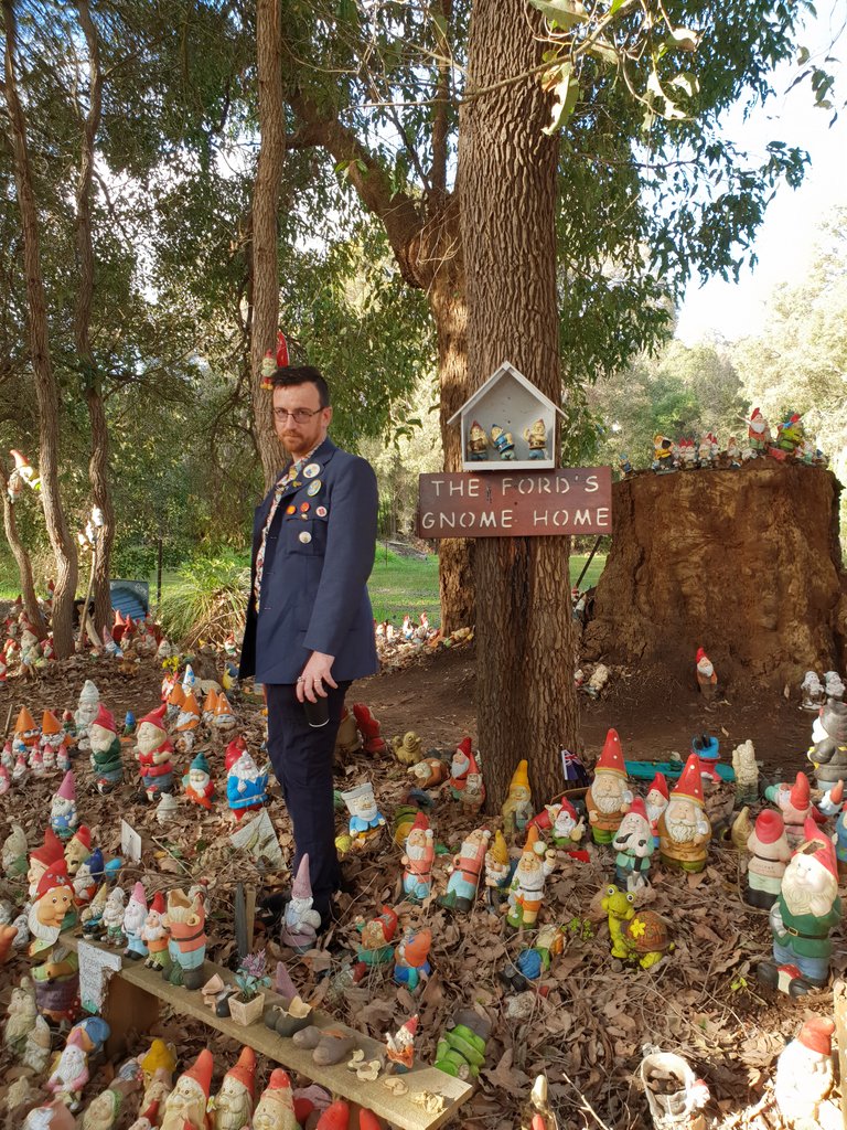 tomas_ford's tweet image. ...and on boxing day, he rested from Social Media, instead enjoying the company of his gnomic friends.