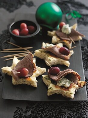 welshlambbeef's tweet photo. “Il piatto di Santo Stefano", ovvero tartine e finger food da realizzare con ciò che è avanzato dal pranzo di Natale!
Noi abbiamo optato per pane in cassetta, una fettina di #agnellogallese tiepida e maionese al coriandolo.
#semplicementegallese
https://t.co/T71p3YHy26 https://t.co/IzyeqtZEOW
