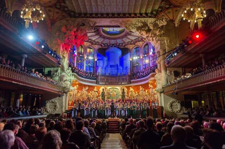 Bon dia de Sant Esteve! Aquesta tarda arriba el tradicional concert al <a href="/palaumusicacat/">Palau de la Música Catalana</a>. Si us heu quedat sense entrades el podeu seguir en directe per <a href="/tv3cat/">TV3 és ara @Som3Cat</a> <a href="/CatalunyaRadio/">Catalunya Ràdio</a> i <a href="/catalunyamusica/">Catalunya Música</a> <a href="/Orfeo_Catala/">Orfeó Català</a> <a href="/Corjove/">CorJove OrfeóCatalà</a> <a href="/CordeNoies/">CorNoies OrfeóCatalà</a> <a href="/EscolaCoral_OC/">EscolaCoral O.Català</a> @CorCambra_Palau