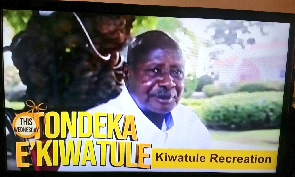 asiimireritah's tweet photo. Wtf ?
#Busabaala 
#BoxingDayBusabala 
#BoxingDay 
       Vs
#Kiwatule https://t.co/BCPTz2Jy3c