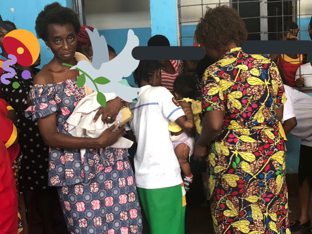 afiamama's tweet photo. Nous avons choisi de passer la Noël avec #femmes&amp;filles privées de liberté en prison dont certaines avec #enfants.
Il y a plus du bonheur à donner qu’à recevoir.
Pour leurs réinsertion sociale elles ont besoin #solidarité
@ffcrdc @habariRDC @maleineco @AwaNdiayeSeck1 @kaninda_mc https://t.co/BFuBIr0wEj