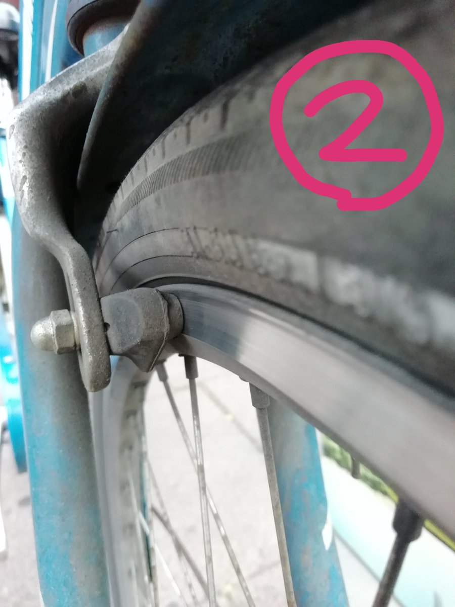 tsukasacook's tweet photo. #台湾 #高雄 のレンタサイクル #Cbike を快適に利用する際に超大事な3つのチェック項目
1) タイヤの空気圧
2) 漕ぐ前からのブレーキの片効き
3) ハンドルグリップのネチャつき加減
1→ 低いとパンクリスク高‼️
2→ 漕ぐのが激しんどい‼️
3→ 手がベトベトになる‼️
私は3つとも経験済みです😁 https://t.co/ptgpE5yy3V