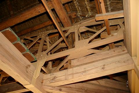 Hayashitomoyuki בטוויטר これまで ずいぶんたくさんの恐しい古建築や 古い木造建築を見てきました これも その一つですけど さすがに小屋組は鉄骨で補強してありました 3 11の時も 大丈夫だったようです 古建築 構造補強 鉄骨 Hayashitomoyuki בטוויטר これまで ずいぶんたくさんの恐しい古建築や 古い木造建築を見てきました これも その一つですけど さすがに小屋組は鉄骨で補強してありました 3 11の時も 大丈夫だったようです 古建築 構造補強 鉄骨