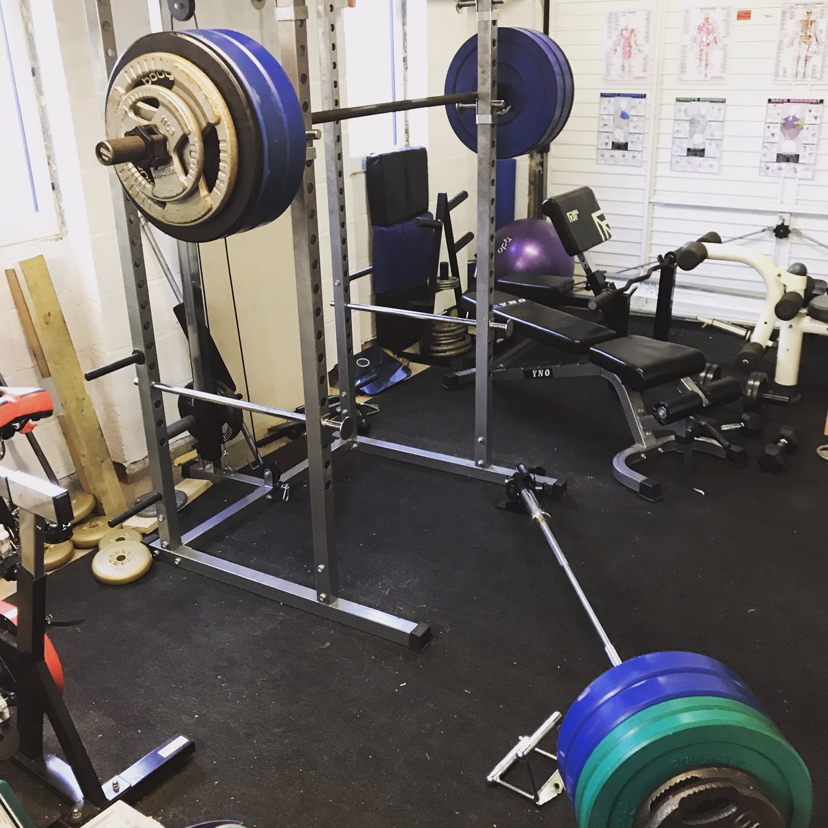 PtBath's tweet photo. Boxing Day workout. Bit of squatting and a few pull exercises. Biting off a few of those Xmas day calories! #bathpt #strength #fitness #workout #gym #sweat #motivation #workoutmotivation #squats #weights #homegym #xmas #lift #photo #new #justdoit #noexcuses https://t.co/9cXpSmn7Fz